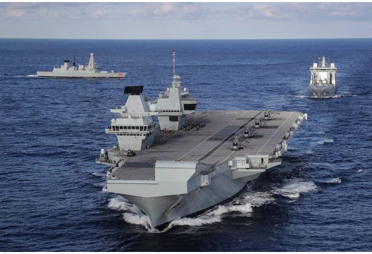 Самолетоносачът HMS Queen Elizabeth Самолетоносачът HMS Queen Elizabeth